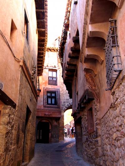 2016年8月　スペイン、フランス　合わせて　5泊　　日程　詰め詰め　暑々の旅　（５）　アルバラシン　西班牙で最も美しい村　入り組んだ路地　異文化の香り