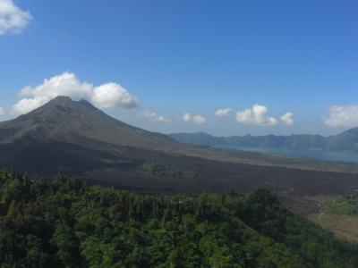 乾季のバリ島１４日間旅行９日目（７月５日）　ウブド近郊ゴアガジャ、世界遺産ティルタウンプル、キンタマニー高原とウブドのバリ舞踊