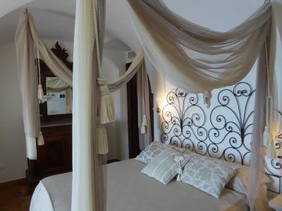 夏の優雅な南イタリア周遊旅行♪　Vol241(第13日)　☆Agropoli：アグロポリのホテル「San Francesco Resort」のジュニアスイートルームは美しい♪