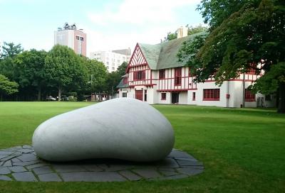 道立近代美術館から知事公館へ   アートな半日散歩