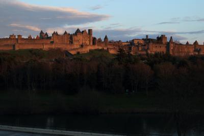 ☆ Bon jour FRANCE ☆　～～ 愛しのカルカソンヌ（Carcassonne）編 ③ ～～　「シテ」を満喫♪　城壁の上を てくてく、、　＜後編 ＞　＜ホテル デ トロワ クーロンヌ（Hotel Des Trois Couronnes）泊＞（３／２１ ）」