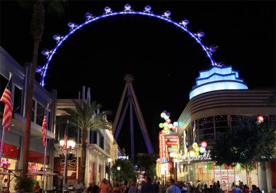 2016夏休み家族旅行ー久しぶりにアメリカ西海岸へ・ラスベガス・サンディエゴ旅行記1日目その③ー現地駐在員さんおすすめ「居酒屋GO」での夕食&ラスベガス市内散策・ラスベガス市街を見渡す絶景夜景の世界最大の観覧車・ハイローラーに乗ってみました編ー