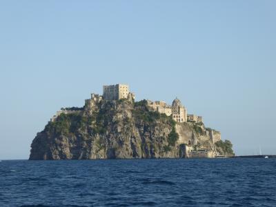 夏の優雅な南イタリア周遊旅行♪　Vol359(第18日)　☆Isola d'Capri→Isola d'Ischia：カプリ島からイスキア島へ優雅なクルーズ♪サンタンジェロへお帰り！