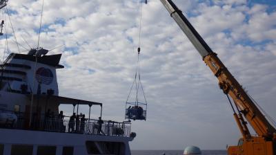 16年1月～サトウキビの島、南大東島ぶらり旅■３亀池港クレーン吊り体験・大東神社・大東そば・西港