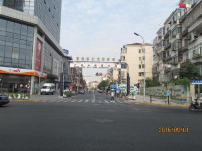 上海の広霊二路・商業街・落ち目の商業街
