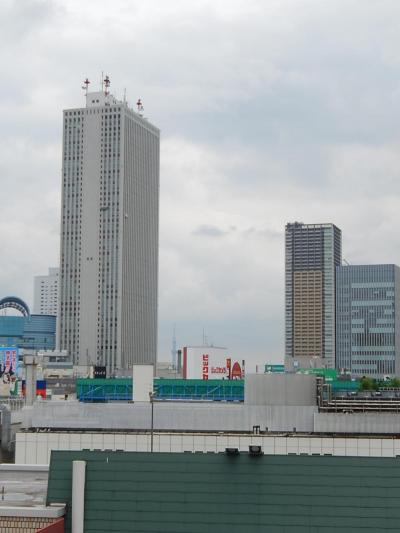 池袋東武百貨店8F屋上スカイデッキ広場から見られる風景と昼食