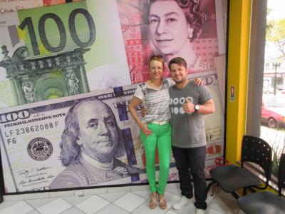 両替商のアミーゴが店舗を新しくしたと言うので見に行って来ました