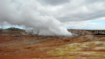 毎日が感動！火と氷の国、アイスランド6日間ドライブの旅　１日目：『火』②　地熱地帯と2大陸の間
