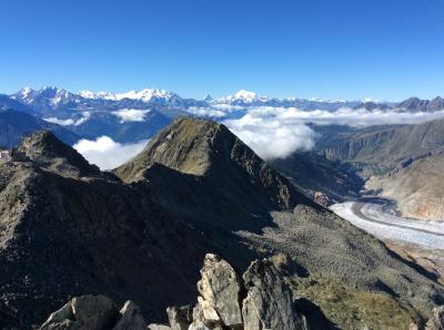スイスアルプスの名峰と世界遺産アレッチ氷河を楽しめるお薦めの山、エッギスホルン山頂からの景色