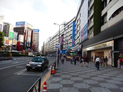 久しぶりに池袋駅東口付近を歩く