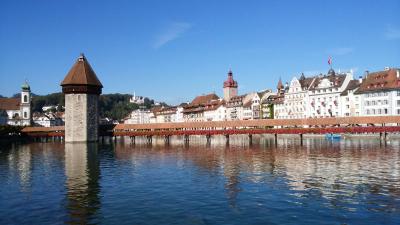 スイス街歩きの定番、湖畔の美しい町ルツェルンを歩く