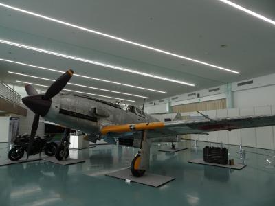 神戸ポートターミナルホールで旧陸軍戦闘機‘飛燕’が
