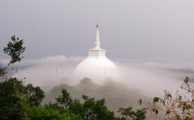 灼熱と豪雨、そして笑顔のスリランカ（４）　ジャングルから目覚めた古代の仏塔群～仏教伝来の聖地ミヒンタレー