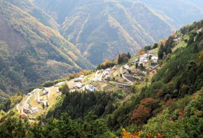 南信濃遠山郷の紅葉・・しらびそ高原と下栗の里（天空の里）をめぐります。