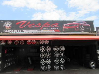 普通の旅行者とわてらの決定的相違点は、タイヤ探しから始まること・・・