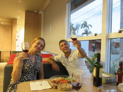 商談成立してホテルに帰って乾杯！