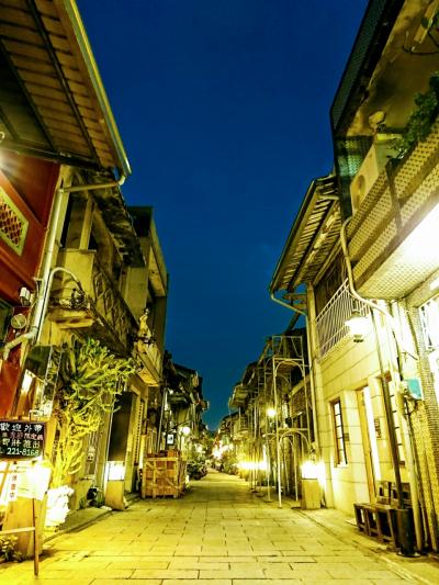 嘉義・台南　ぶらぶら台南1　昼の安平～夜の神農街・林百貨編。