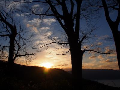 ゆうひのアトリエ　杉津ＰＡから見る夕暮れの敦賀湾　温泉と香箱ガニと片山津バーガー