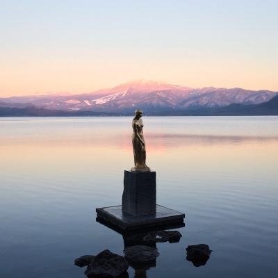 冬の秋田県。静かな田沢湖畔の温泉へ