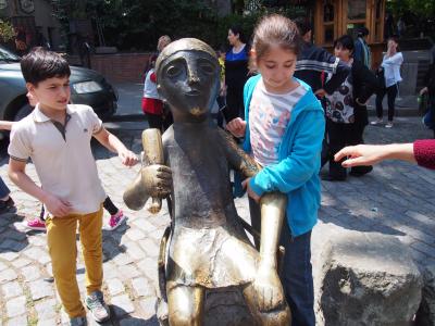 複雑な歴史を物語るジョージアの首都、トビリシ