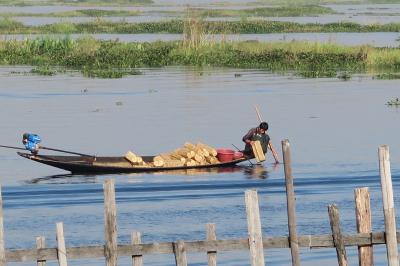 　　少数民族　　の湖　　ミャンマー