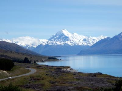 NZ2週間ドライブD4:一日快晴! テカポからアラオキ/マウントクックへ、夕飯はハーミテージで