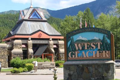 アメリカ３州・カナダ２州、国境沿いドライブの旅２週間２０１６　１９、West Glacierから、East Glacier Village（Glacier Park Lodge）まで