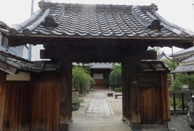 2015秋、禅隆寺と貞祖院(16/20)：喜秀山・貞祖院：山門、参道、庫裏、本堂、萩、芙蓉