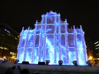 冬の札幌　2016年第67回さっぽろ雪まつり　大通公園会場　夜