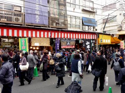 東京ぶらり歩き・・築地場外市場へ