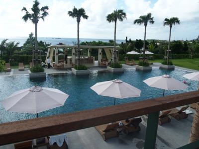 沖縄の旅（前編）ウザテラス、お部屋のプールでこども大満足