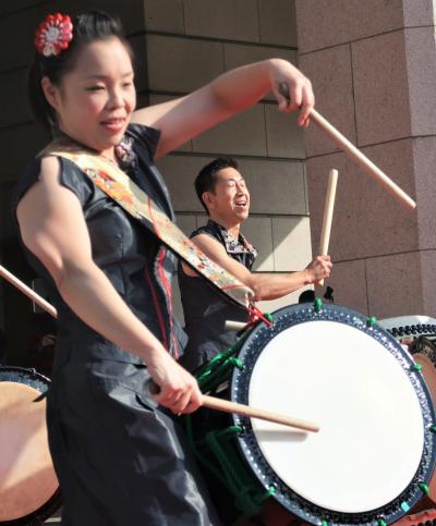 東博新年1/6　博物館に初もうで　和太鼓で幕開け　☆〔批魅鼓〕の演奏威勢よく