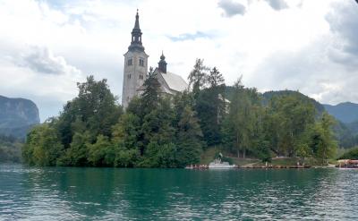 2016.8スロベニア・イタリア旅行9-ボートでブレッド湖の島へ，聖母被昇天教会