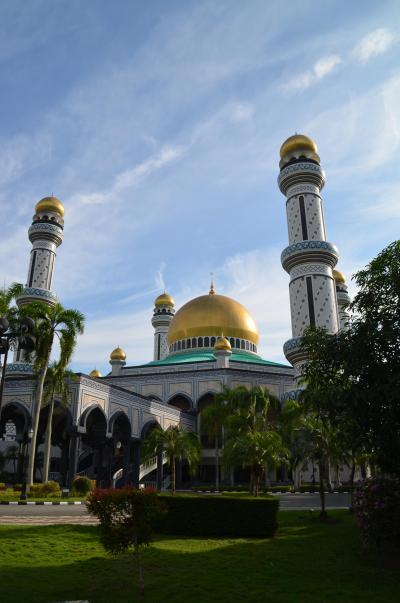 ブルネイ・ダルサラーム「永遠に平和な国」：マレーシアに取り囲まれた小国を訪れる