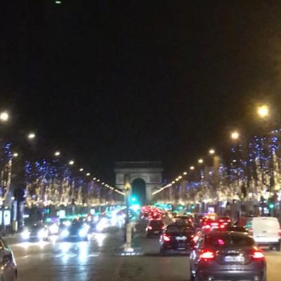 パリ～フランクフルト  パリ・シャンゼリゼ通り"冬限定"イルミネーション／パリ・モンマルトル ゴッホが住んでいたアパート／フランクフルト・空港見学ツアー ほか 【出発編】【パリ編】