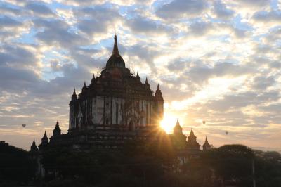ミャンマー再訪の旅（７）～バガン１　タビィニュ寺院、アーナンダ寺院、ブー・パヤー、マヌーハ寺院～