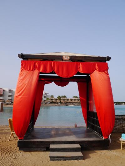 ＡＡ航空の特典航空券使って　ビジネスクラスやけどバックパッカー・エジプト旅⑦　紅海リゾートのハルガダでなんちゃってセレブステイ