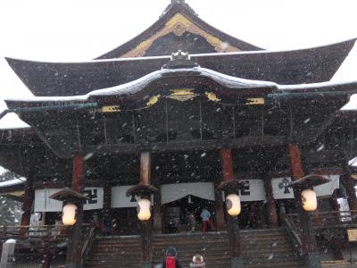 雪降る中、善光寺詣でをしてきました!!