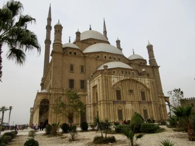 エジプト　カイロの街並とモスク