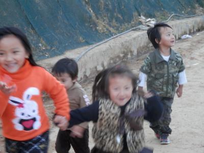 初めてのブータン、王宮の中の僧院へお経をあげに行く途中、国王にお会いする