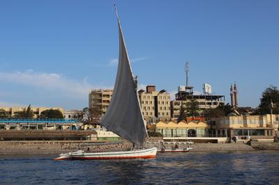 ナイルを夜行列車で上ってアスワンへ