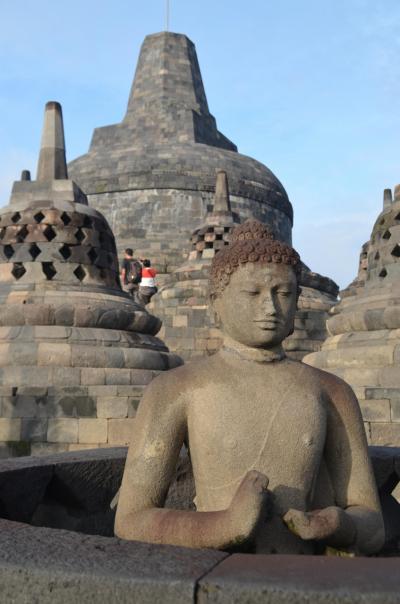 インドネシア6 ムンドゥッ寺院・パオン寺院』ボロブドゥール