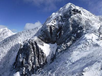 南八ヶ岳 編笠山～西岳　（テン泊で雪上ロープワーク訓練とノロシバ往復でギボシを仰ぐ）