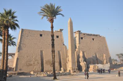 感動のエジプト！その２　「ルクソール神殿」 と 「カルナック神殿」