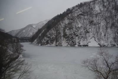 一面雪景色の米坂線