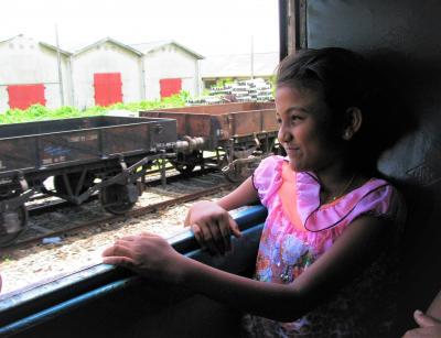 灼熱と豪雨、そして笑顔のスリランカ（１２）　スリランカ鉄道の旅～キャンディからゴールまで