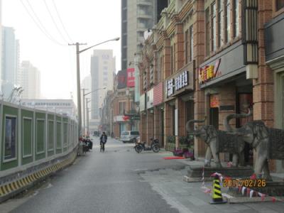 上海の東晶湾商業街・浦東大道