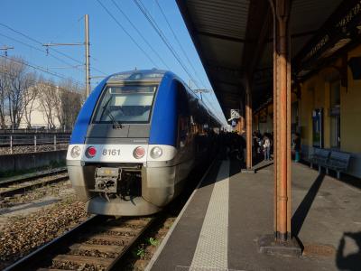 Avignon Centre 駅に列車を見に行く。なにせ，鉄道好きですので。