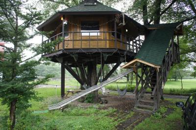 三部牧場 雨に泣かされた夢のツリーハウス滞在