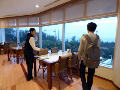 １０．プロ野球沖縄キャンプを訪ねる読谷２泊　沖縄残波岬ロイヤルホテル　ブッフェスタイルレストラン コローネの夕食